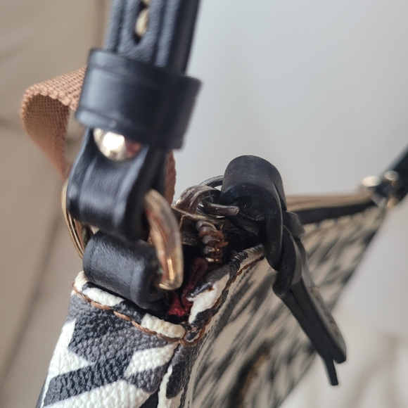 Dooney & Burke Vintage Crossbody - Picture 13 of 16